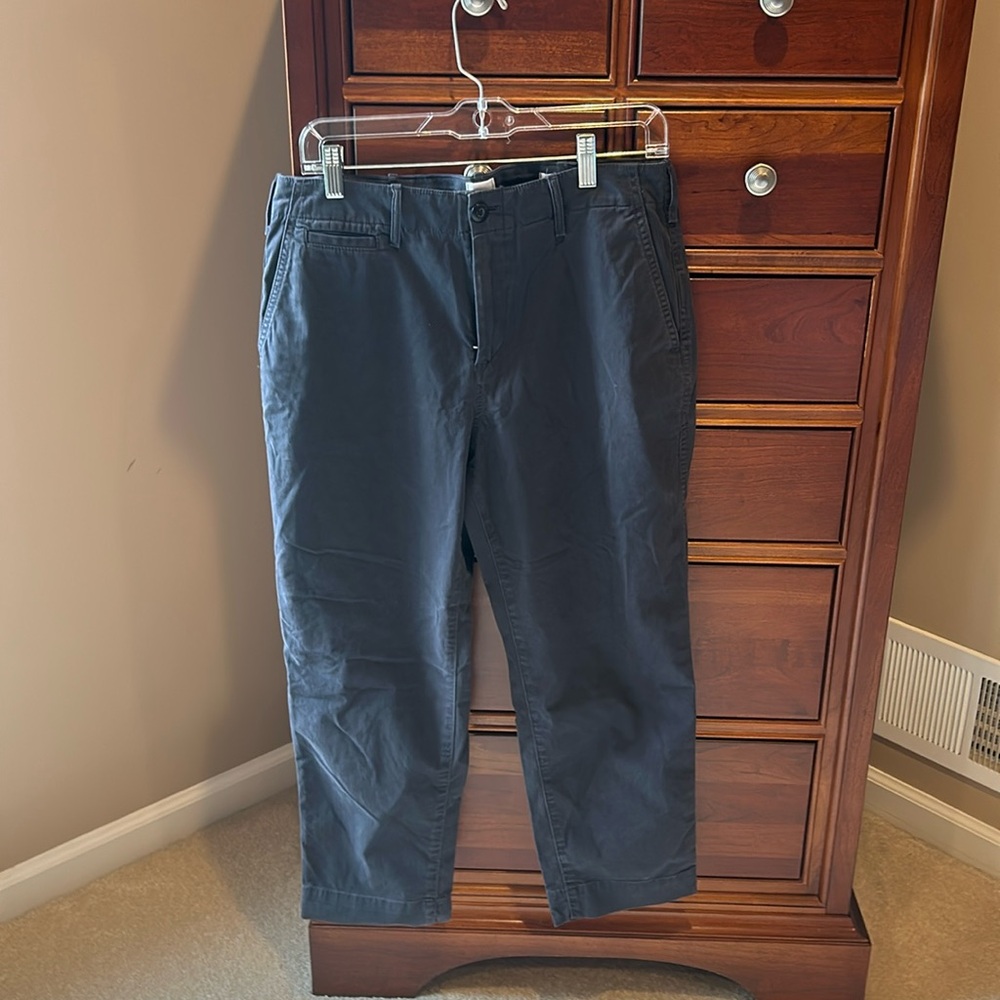 GAP women’s straight khaki pants, size 10 Petite, dark gray/charcoal, pockets